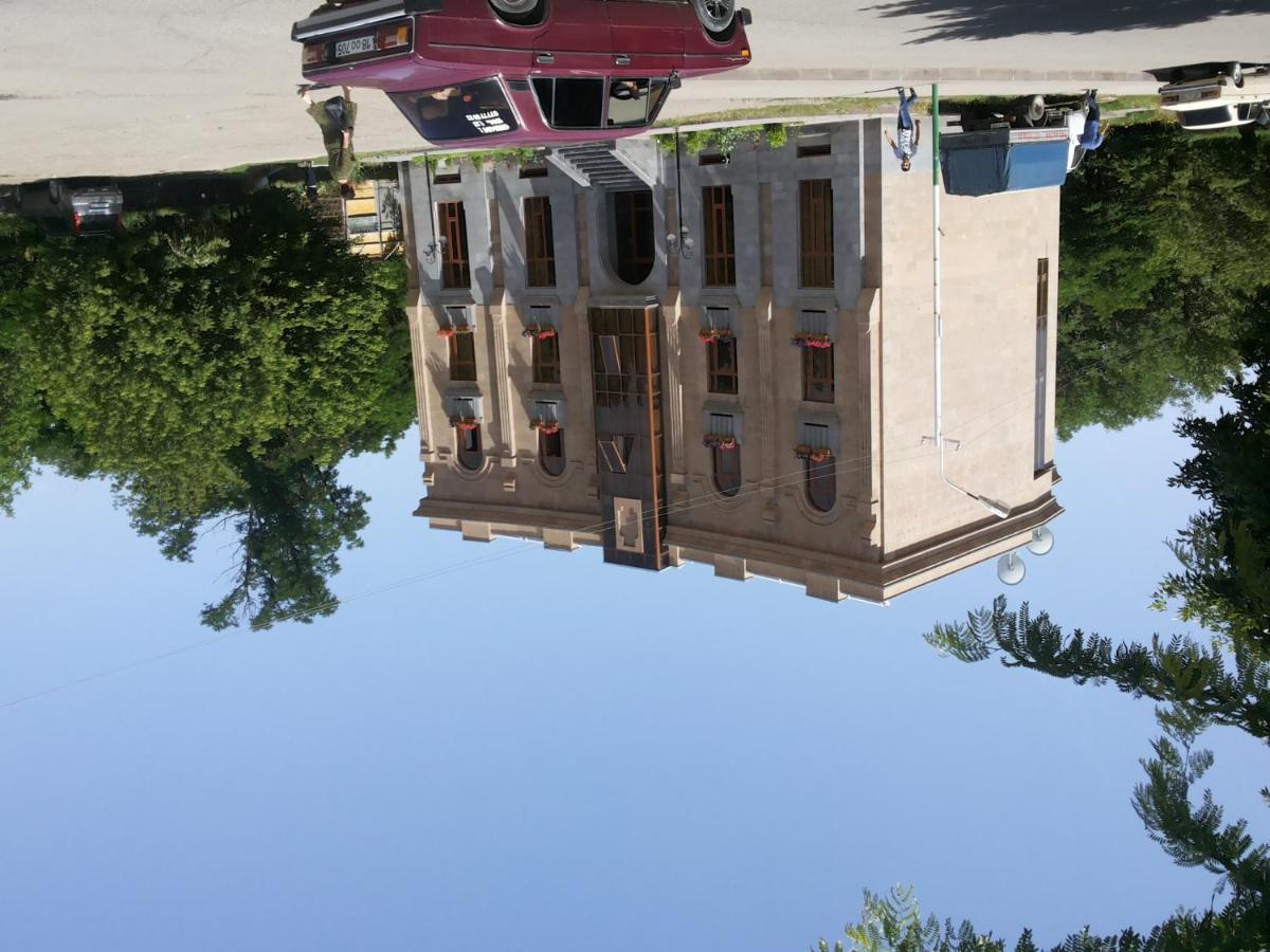ホテル Arpa Yeghegnadzor エクステリア 写真